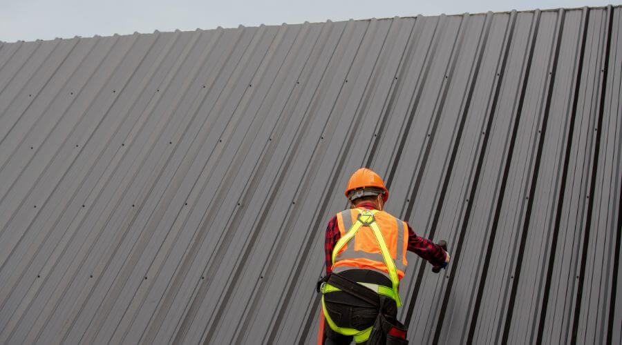 Professional gutter cleaning in Richland, MT